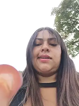 OUTDOORS_VELEN - Off bra+show boobs A stranger😈