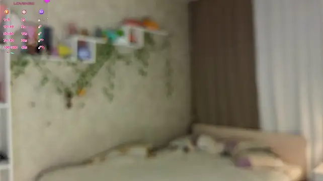 AnnyiBlue - Bootyb tease clos to cam