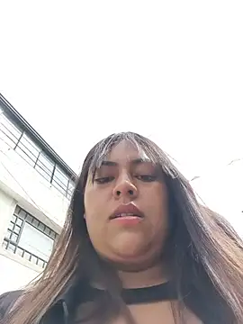 OUTDOORS_VELEN - Off bra+show boobs A stranger😈