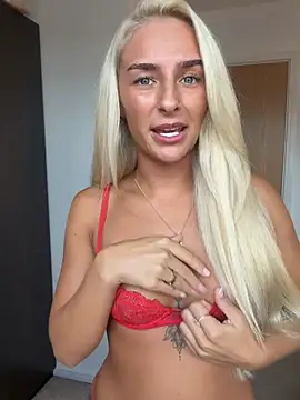 Millymae_ - Naked doggy🐶