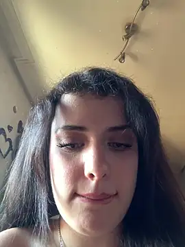 Noradior - take off top and show tits 🍒
