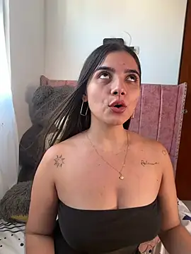 Estrella22's Live XXX Chat
