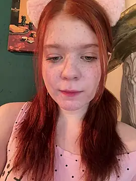 Freaky__Nikki - play with my naked nipples in cafe