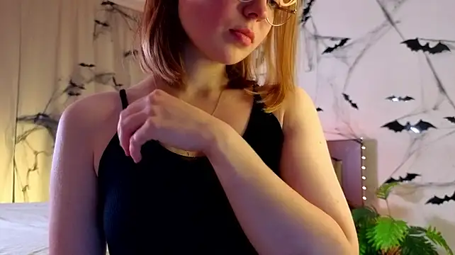 LacieEverding - tease naked belly