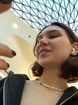 QuitieLia - Play with ass in the fitting room