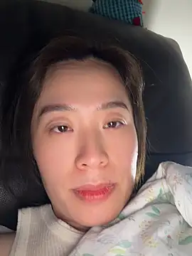 Saozi666 - 完成目标：M腿、骑乘视角、后入视角、手指入穴、疯狂揉捏奶子、BB坐脸、挤奶水