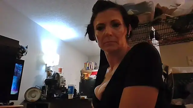 Sweetlikecinnamon27 - Buy a new dildo to fill this pussy