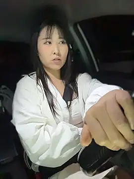 Doreennn - 车上有侄子，带他去剪头发，不能叫