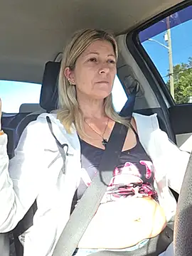 NikkiBlisss - Pussy play PVT OPEN