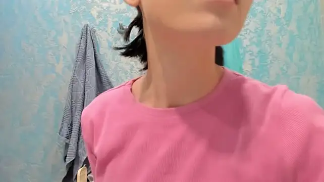 ErlinaBuoy - Shake boobs with bra intil flash nipples