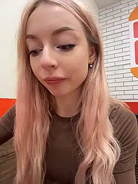 Melissa_grr - Show BOOBS right HERE IN BK🍔