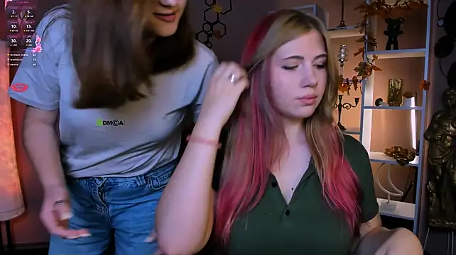 Hanna_kiss3 - flash tits