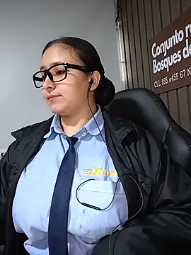 Cute_Penelope - zoom pussy+rub clitoris at work🤫shh