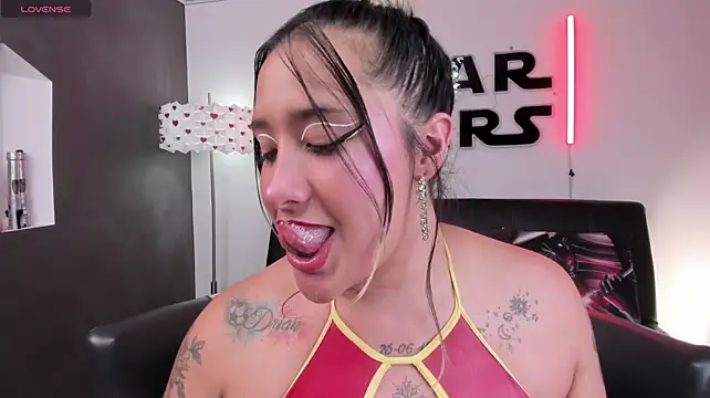 Miss_danika - cover mi face in full spit