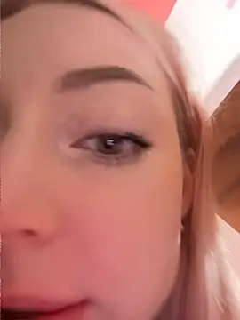 Melissa_grr - Show PUSSY right HERE IN BK🍔