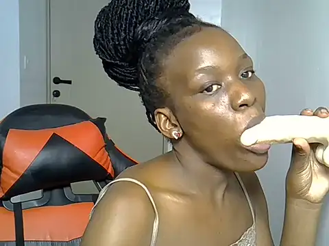Spot_curvy - blowjob and striptease