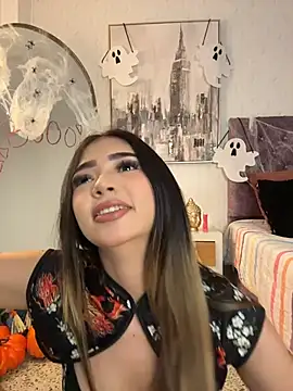 HoneyMollyX - SPREAD MY LEGS + PUSSY FINGERING CLOSE