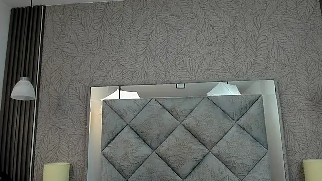 EllenJordan__ - show tits at first angle