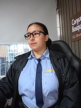 Cute_Penelope - zoom pussy+rub clitoris at work🤫shh