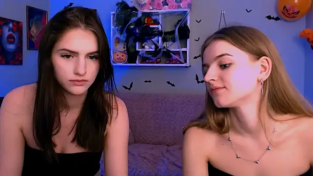 Naomi_perl - doggy in panties