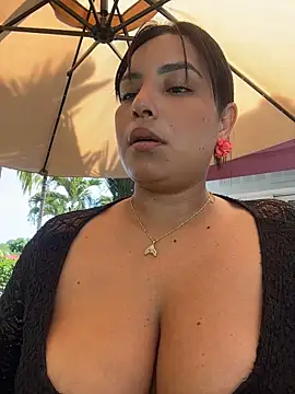 Sara-Vegaa - I GET NAKED FOR YOU IN PUBLIC