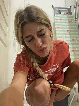 Bellalolahot - String dans ta bouche de suceuse + 100f