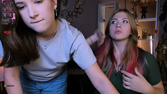 Hanna_kiss3 - flash tits