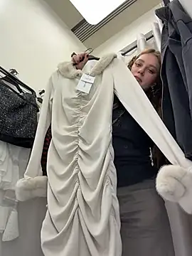 Lucy-joy - FLASH BOOBS IN THE STORE