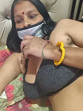 Love-pari77