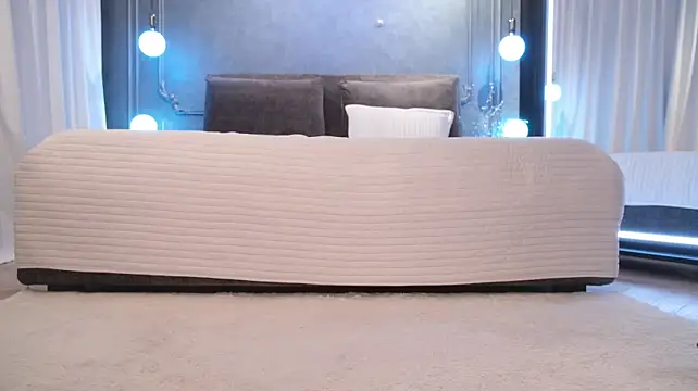 Rikka_Moore - Dildo in pussy till orgasm