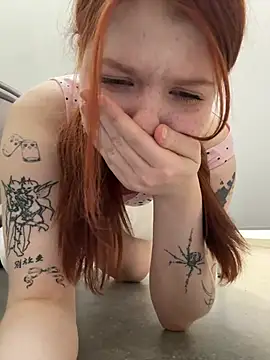 Freaky__Nikki - flash my naked tits