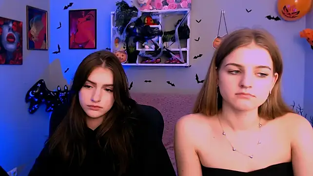 Naomi_perl - doggy in panties