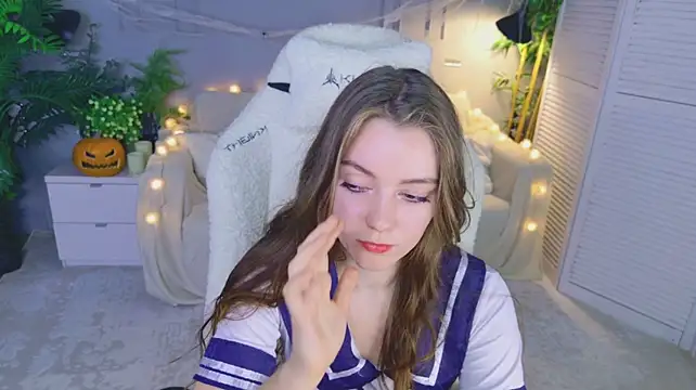 Lana__Cute_ - suck fingers