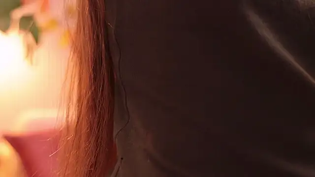 Pretty_Princess_Elina - take off my top