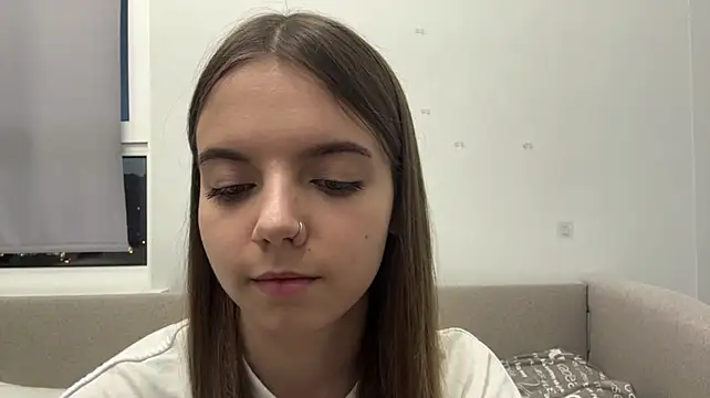 LisaPorse - air kiss + smile face