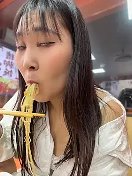 Doreennn - 车上有侄子，带他去剪头发，不能叫