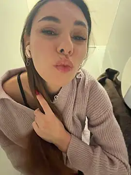AmelieCrystal - squeeze my titties a bit >_<