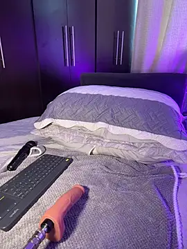 Emily_fox1 - Fuck me hard until I squirt