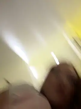 Your_dream4 - walk wirh naked boobs in crowed wc