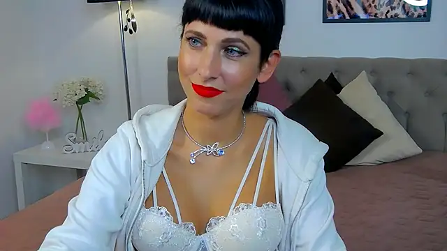 HeidieRaven - show doggy style