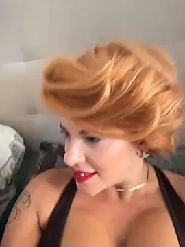 Selvaggia_official83 - Nuda sul letto/Naked on the bed: