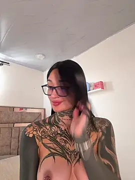 Suis_evangeline - FULL NAKED + TWERKING