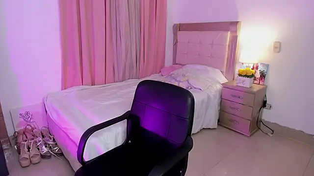Vale_kross - MILK ON MY TITS