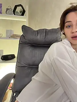 Camilla_Railian - Let me sit on your face 🔥