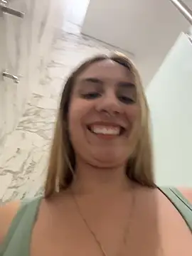 Sarah_honey__ - Nipples out order a coffee