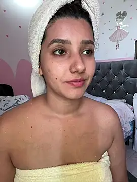 Emmariders2 - Full shower