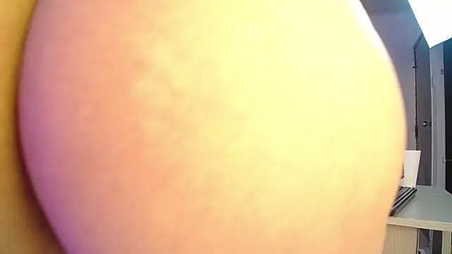 Lyrasweet - Flash tits + spank *2