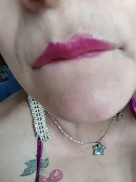 Marilyn_love6969 - My fingers on my G-spot.