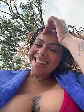 Chloe_Leaozinho - Tirar calcinha/ Controle lush em público