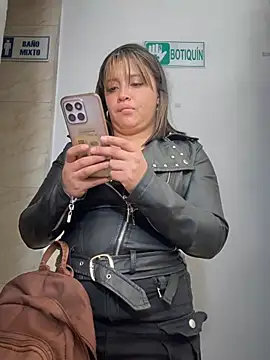 Melany-1 - DINAMITE MY PUSSY VIBES💦Public Place